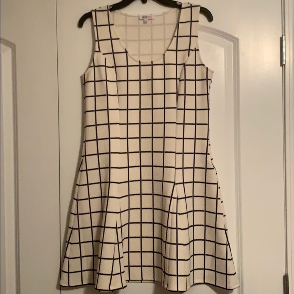 JustFab White and Black Grid Dress